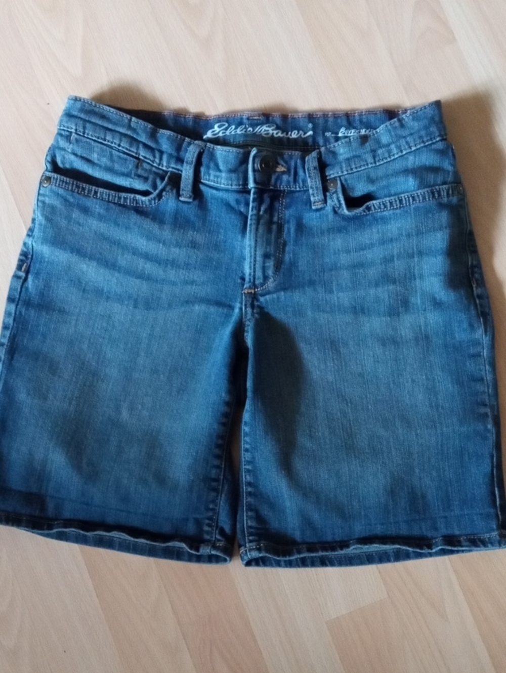 Eddie Bauer Medium Blue Denim Shorts Stretchy